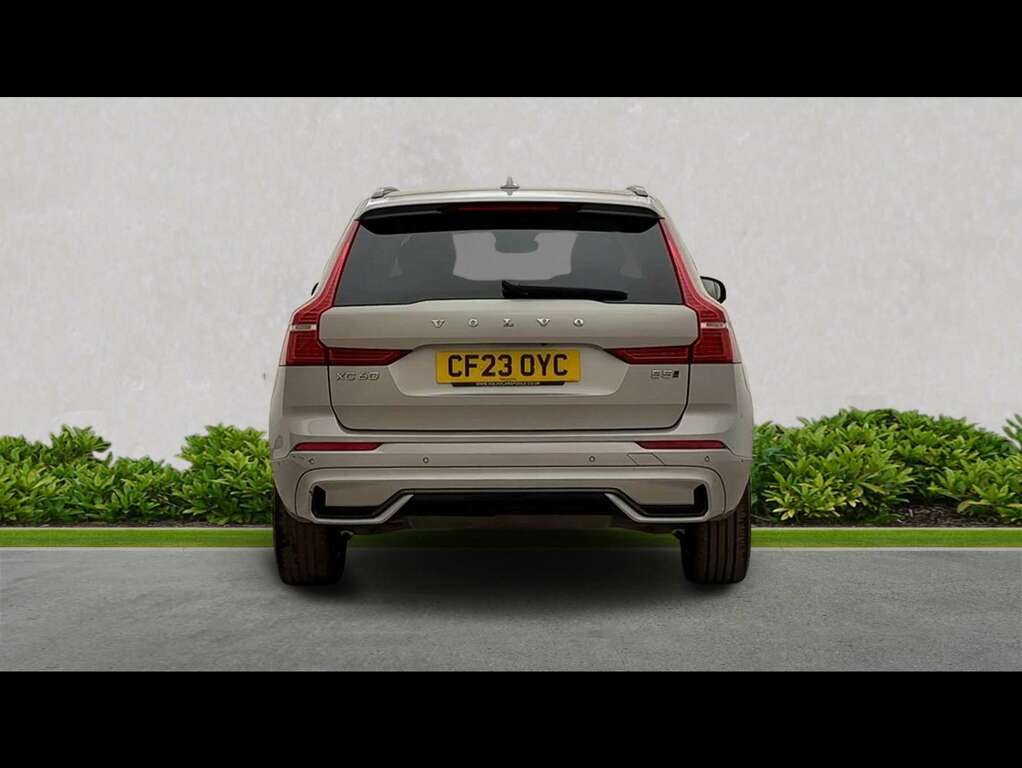 Volvo XC60 2.0 B5p Plus Dark Awd Geartronic CF23OYC Silver #4