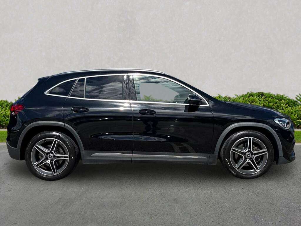 Mercedes-Benz GLA Class Gla 220D 4Matic Amg Line Black #3
