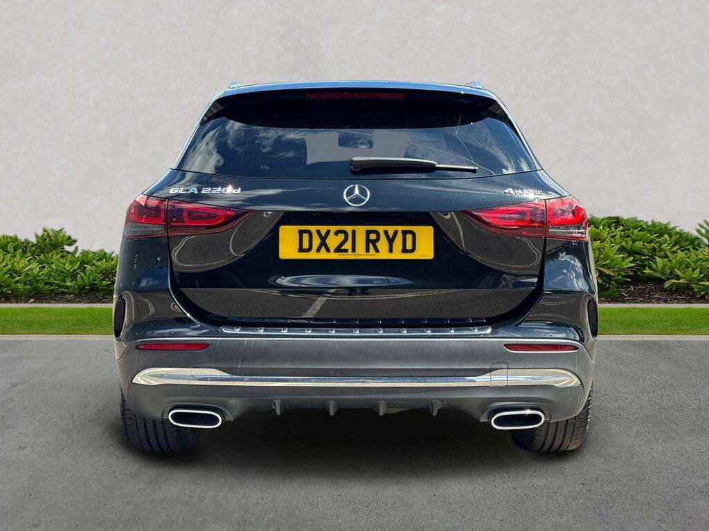 Mercedes-Benz GLA Class Gla 220D 4Matic Amg Line Black #4