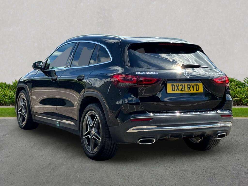 Mercedes-Benz GLA Class Gla 220D 4Matic Amg Line Black #2