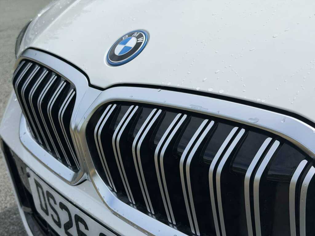 BMW 3 Series 330E 22.3 Kwh M Sport Step DS26OKW White #4