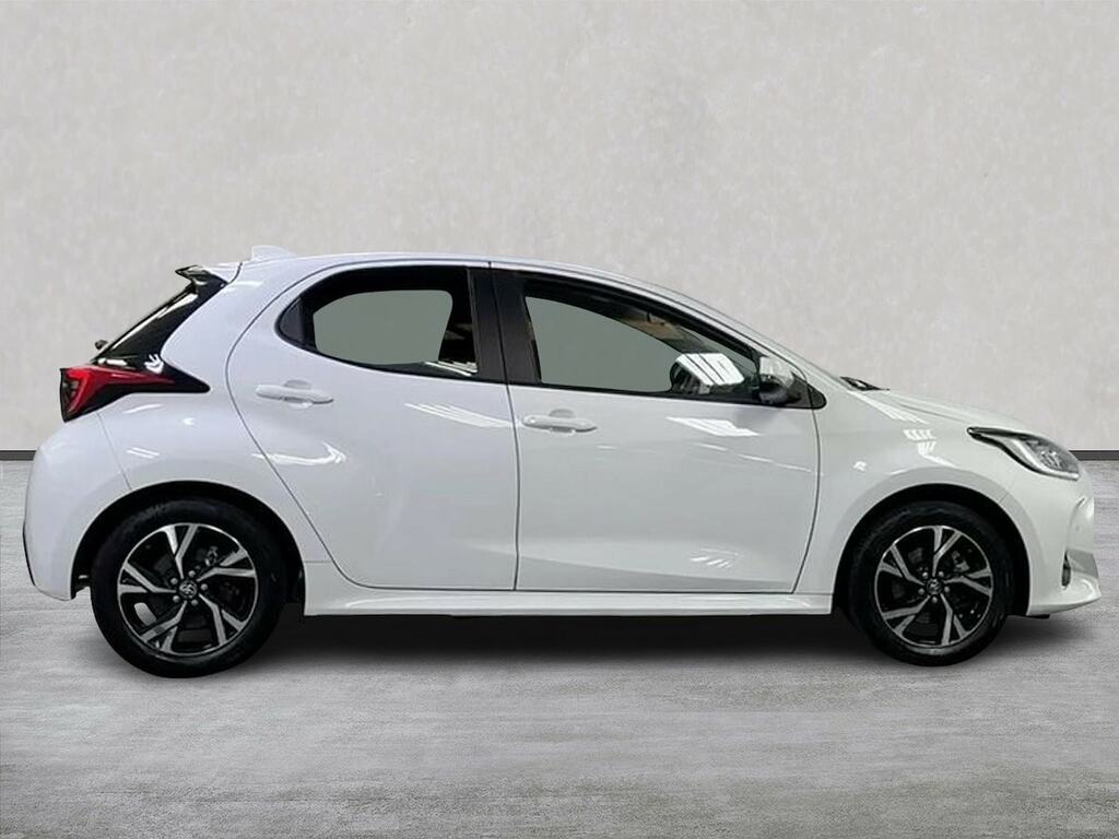 Toyota Yaris 1.5 Vvt-h Design Hatchback Hybrid E-cvt FMZ5810 White #3