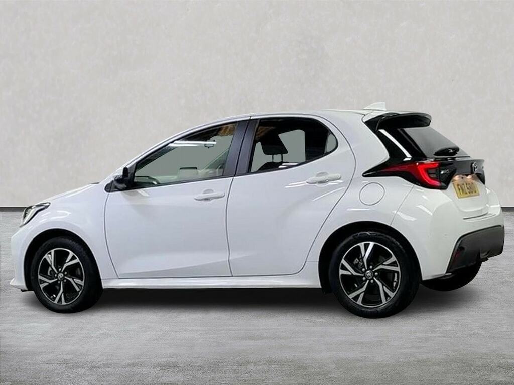 Toyota Yaris 1.5 Vvt-h Design Hatchback Hybrid E-cvt FMZ5810 White #2