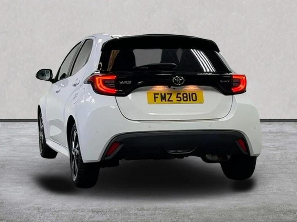 Toyota Yaris 1.5 Vvt-h Design Hatchback Hybrid E-cvt FMZ5810 White #4