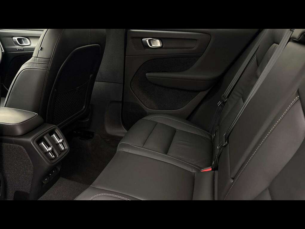 Volvo XC40 2.0 B3p Plus Dark CJ23UVP Black #6