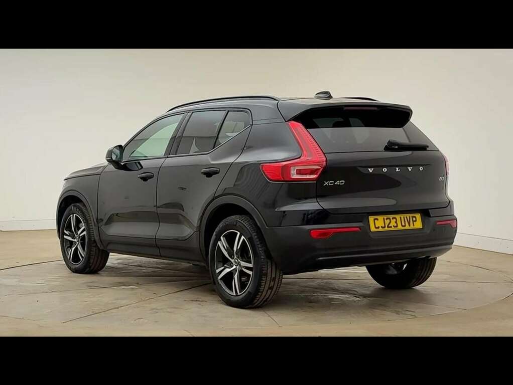 Volvo XC40 2.0 B3p Plus Dark CJ23UVP Black #2
