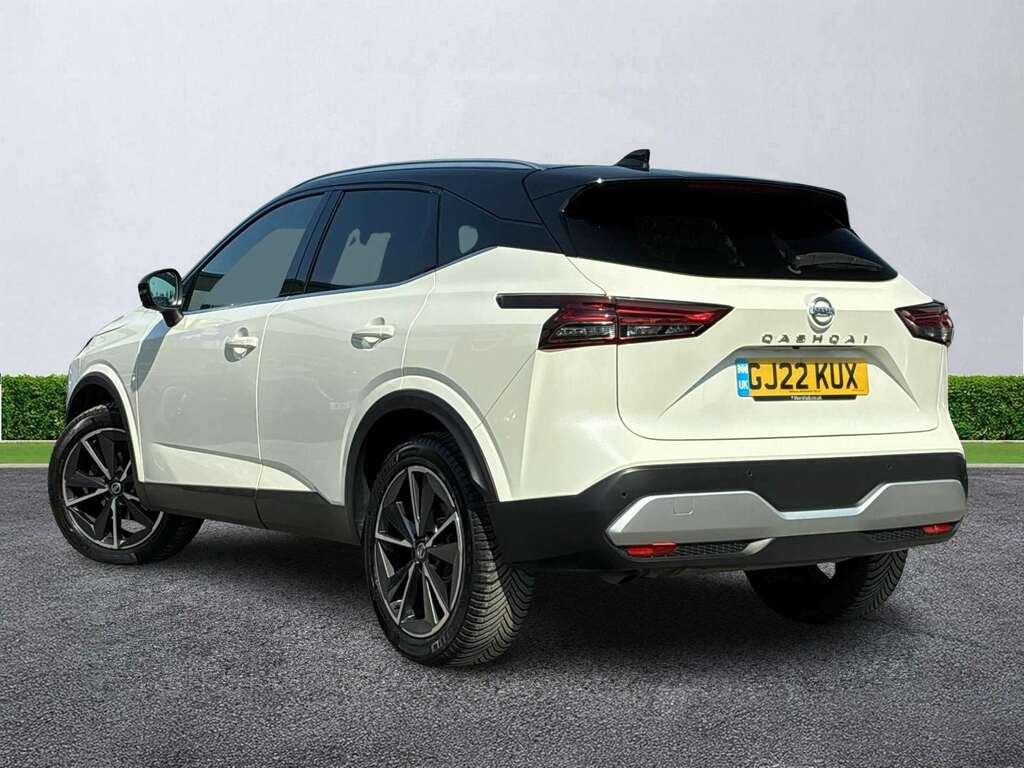 Nissan Qashqai 1.3 Dig-t Mh 158 Tekna Xtronic GJ22KUX White #2