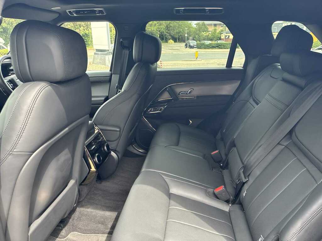 Land Rover Range Rover Sport 3.0 D300 Dynamic Se EK73AXP Black #3