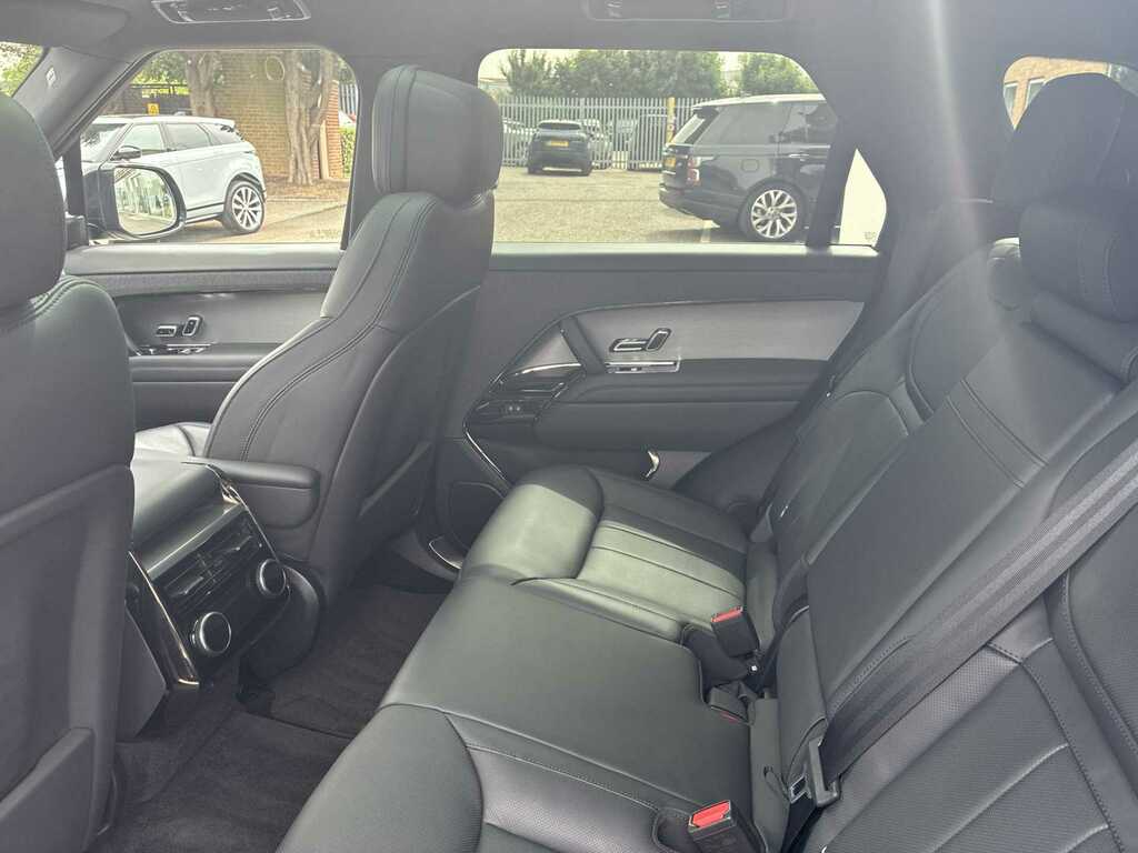 Land Rover Range Rover Sport 3.0 D300 Dynamic Se EK73AXP Black #4