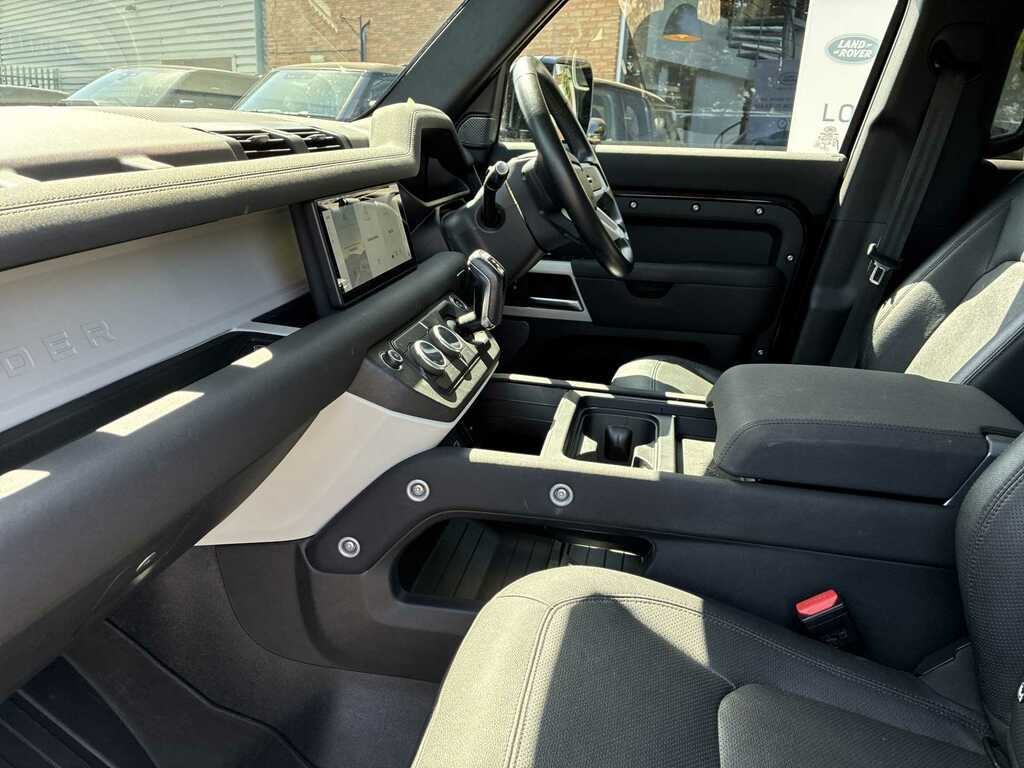 Land Rover Defender 110 2.0 P400e Xs Edition 110 SB72HEB Black #3