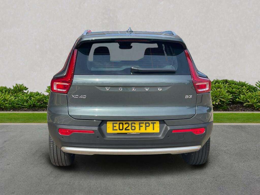 Volvo XC40 2.0 B3p Core EO26FPT Green #4