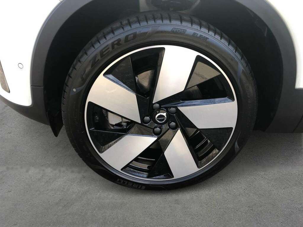 Volvo EX40 185Kw Extended Range Ultra 78Kwh White #6