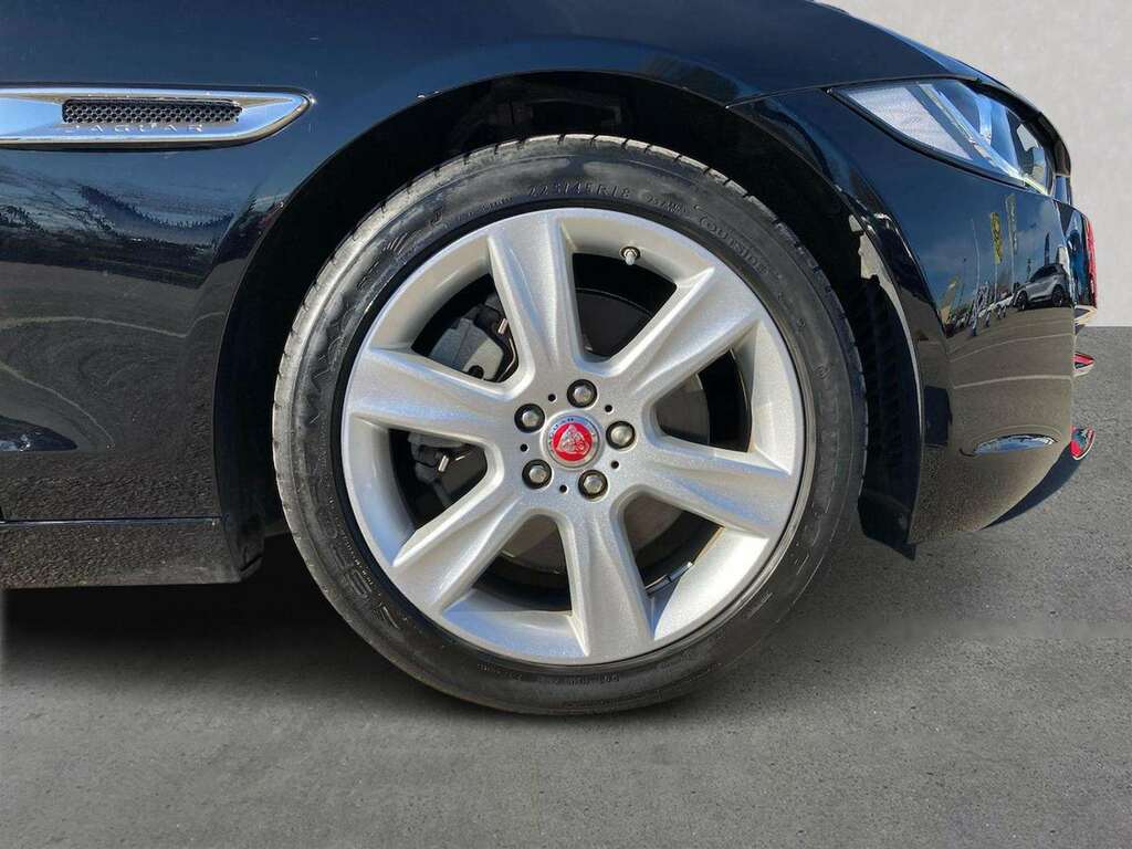 Jaguar XE 2.0 Ingenium Portfolio DH19FWV Black #6