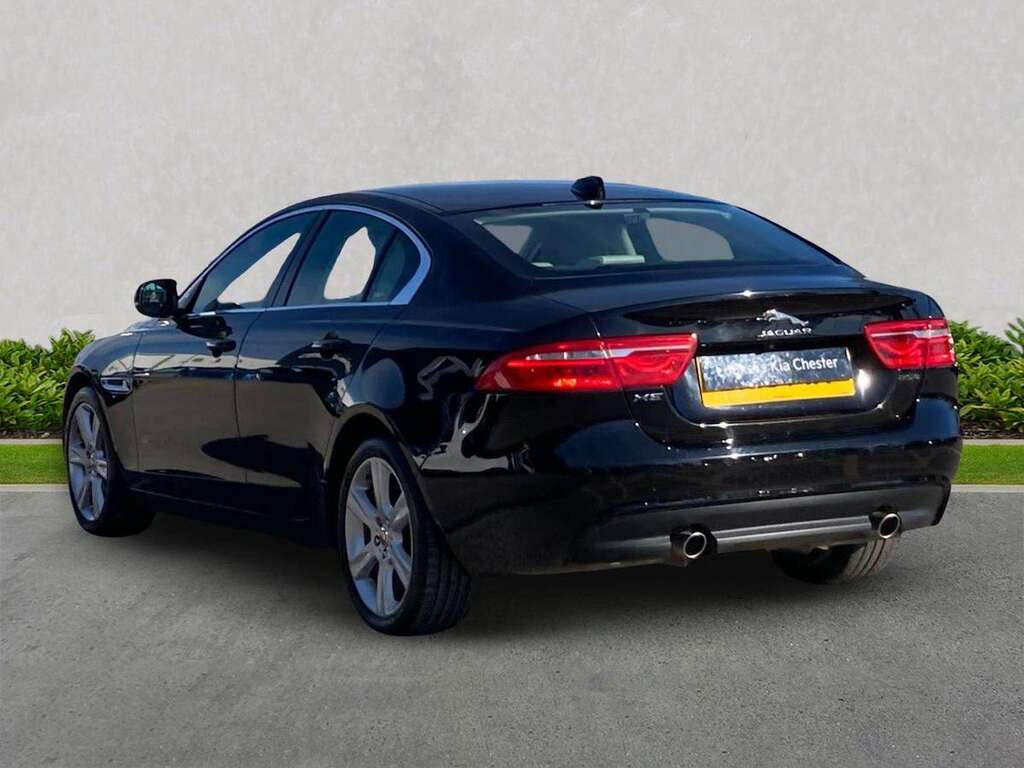 Jaguar XE 2.0 Ingenium Portfolio DH19FWV Black #2