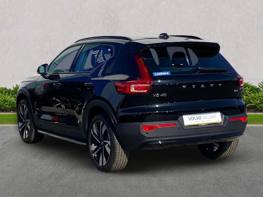 Volvo XC40 2.0 B4p Plus Dark SJ26VML Black #2