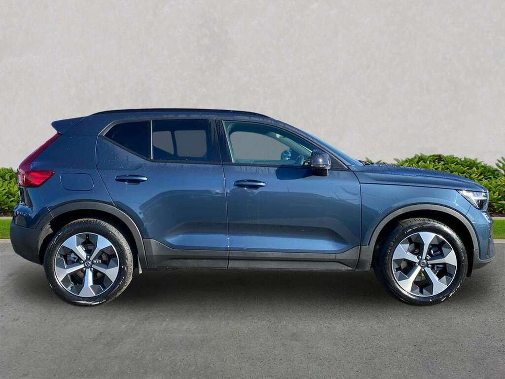 Volvo XC40 2.0 B4p Plus Dark SG26YEL Blue #3