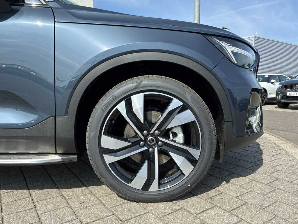 Volvo XC40 2.0 B4p Plus Dark SJ26VKN Blue #3