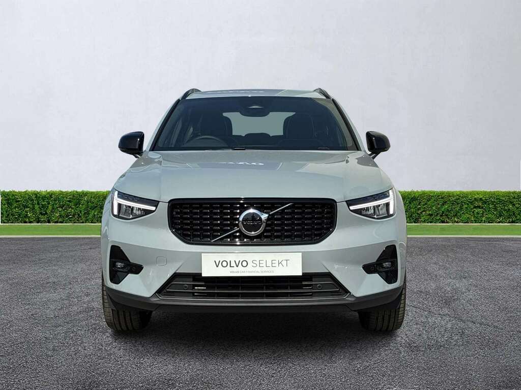 Volvo XC40 2.0 B4p Plus Dark SJ26VLM Grey #2