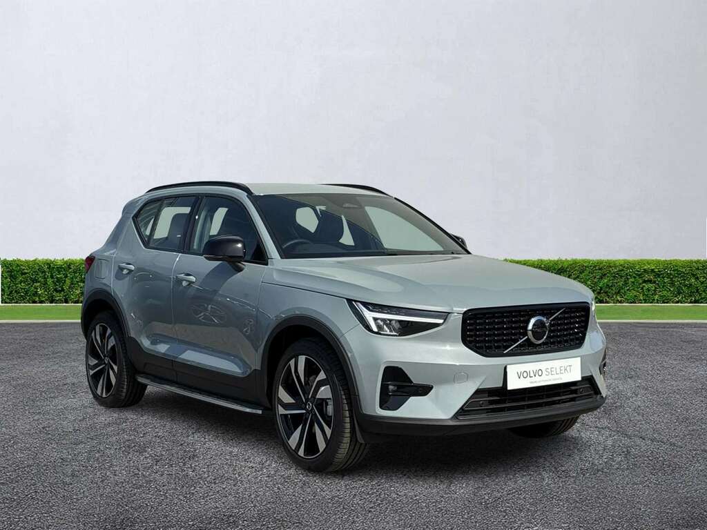 Volvo XC40 2.0 B4p Plus Dark Grey
