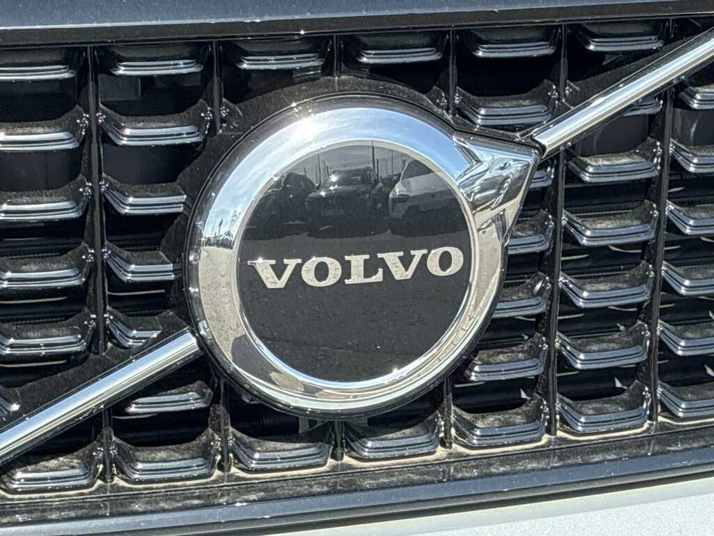 Volvo XC40 2.0 B4p Plus Dark SJ26VLM Grey #3