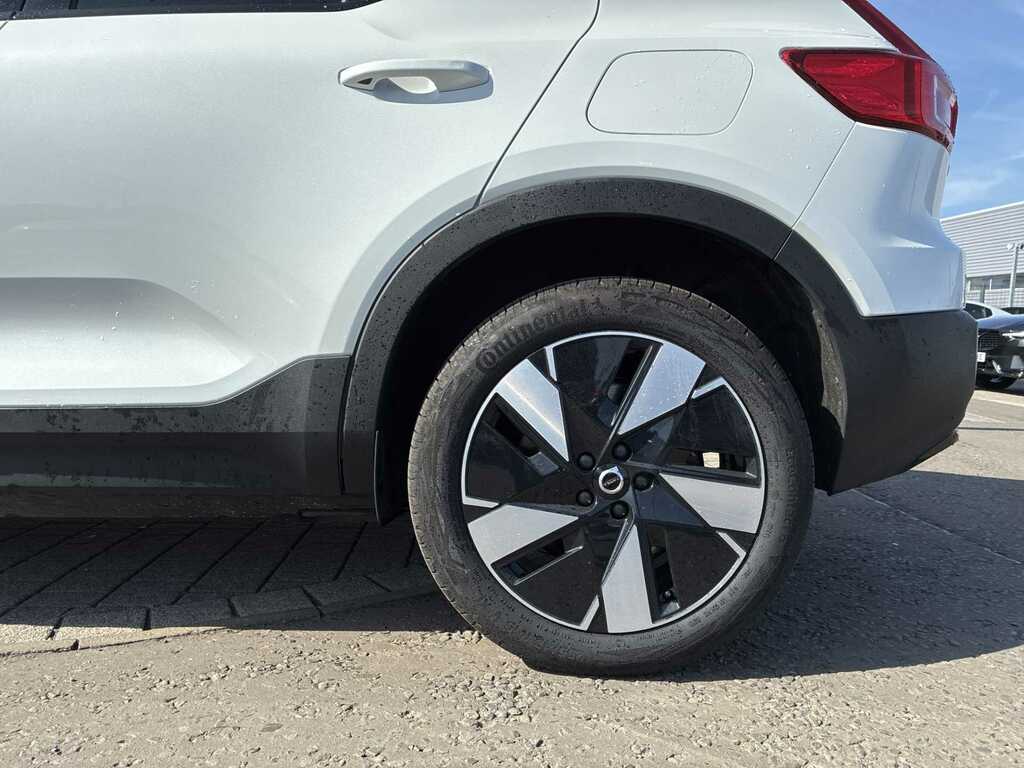Volvo EX40 185Kw Extended Range Plus 78Kwh White #6