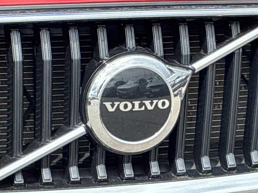 Volvo XC60 2.0 B5p Core Awd Geartronic SA72XKB Red #4