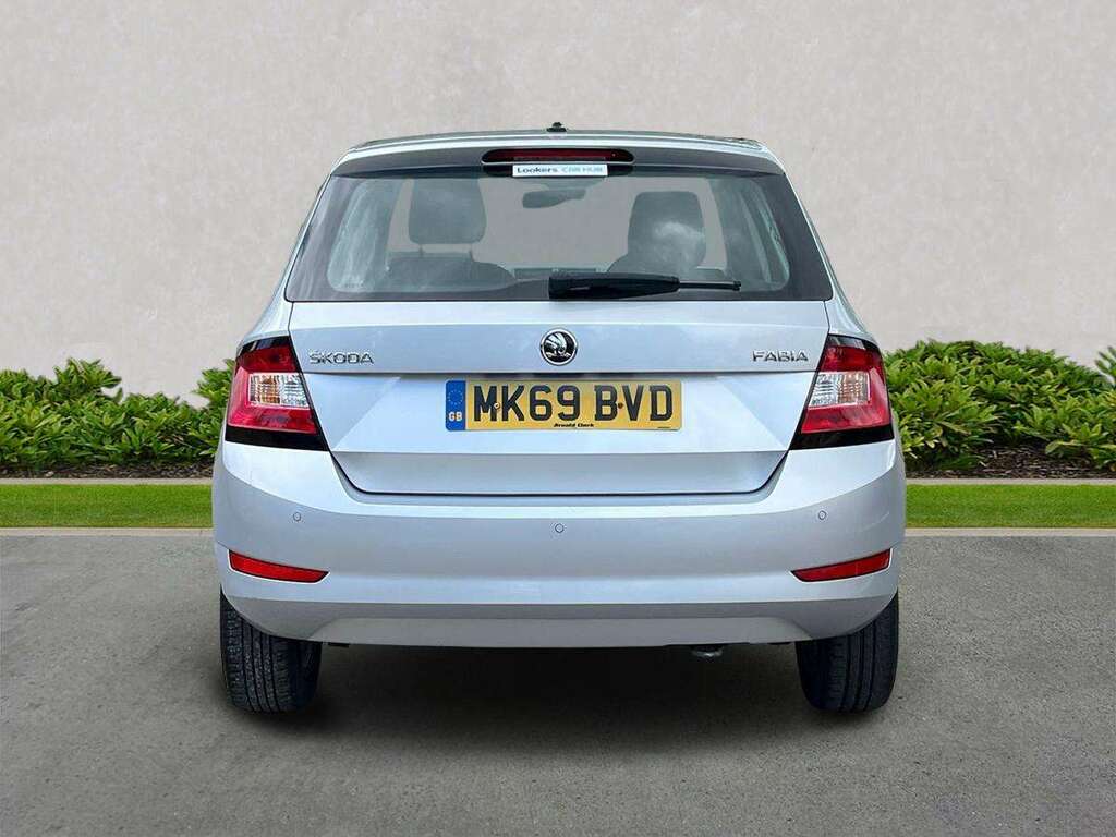 Skoda Fabia 1.0 Mpi 75 Se MK69BVD Silver #4