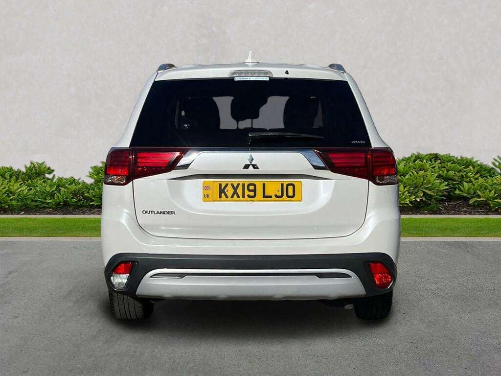 Mitsubishi Outlander 2.0 Mivec Exceed Suv Cvt 4Wd Euro 6 S KX19LJO White #4