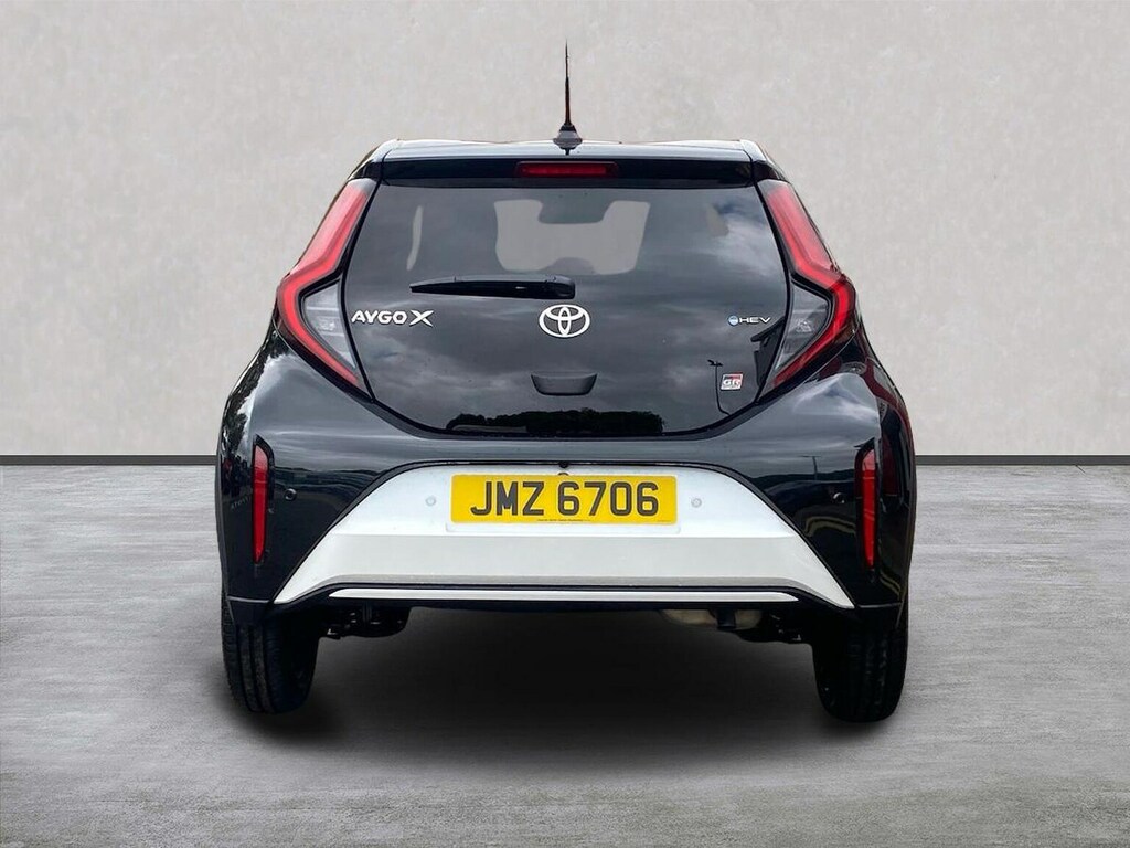 Toyota Aygo X 1.5 Hybrid Gr Sport Cvt JMZ6706 White #4