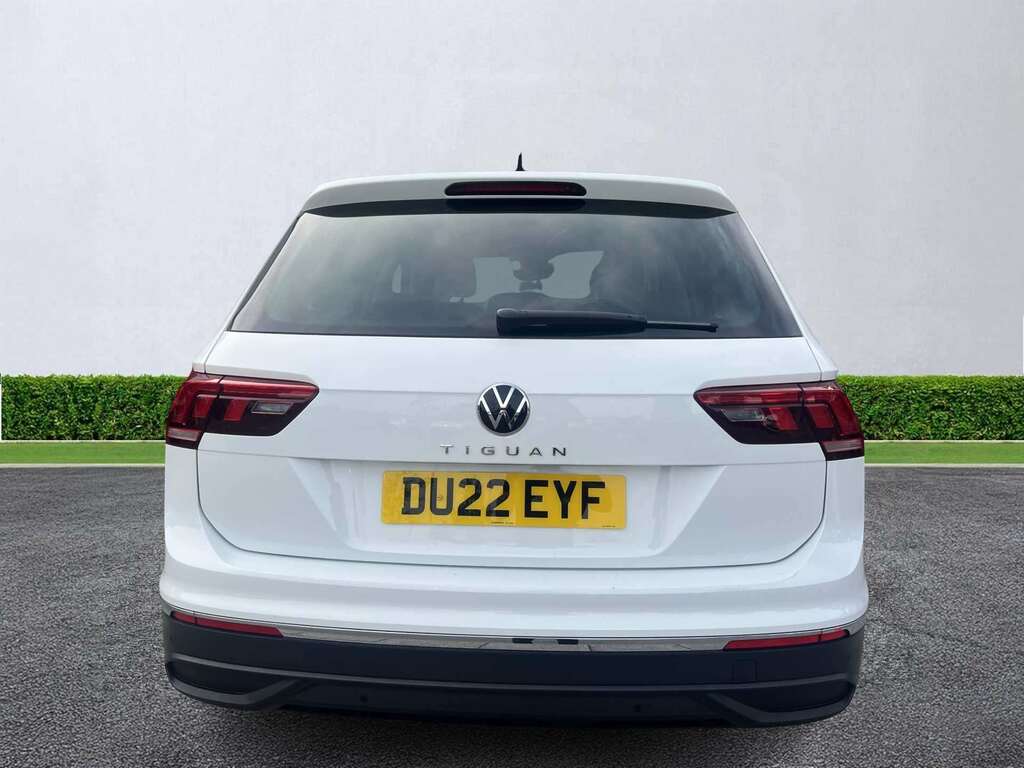 Volkswagen Tiguan 1.5 Tsi 150 Active Dsg DU22EYF White #4