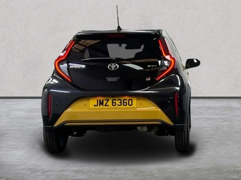 Toyota Aygo X 1.5 Hybrid Gr Sport Cvt JMZ6360 Gold #4