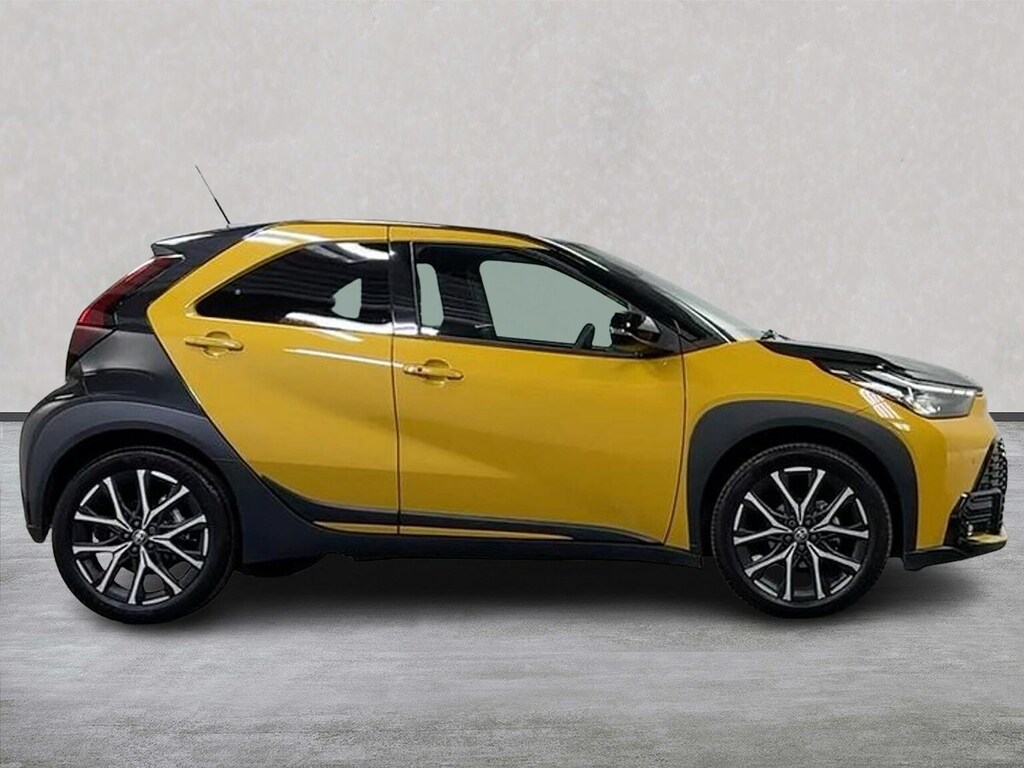 Toyota Aygo X 1.5 Hybrid Gr Sport Cvt JMZ6360 Gold #3