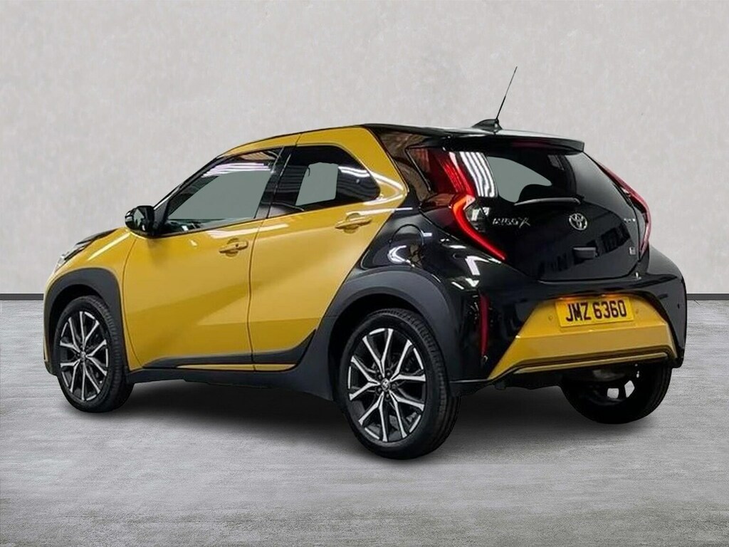 Toyota Aygo X 1.5 Hybrid Gr Sport Cvt JMZ6360 Gold #2