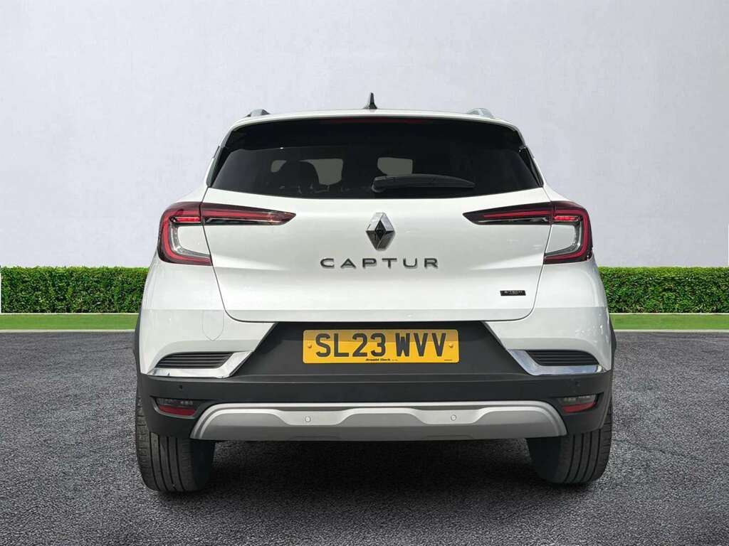 Renault Captur 1.6 E-tech Full Hybrid 145 Techno SL23WVV White #4