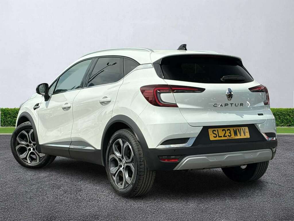Renault Captur 1.6 E-tech Full Hybrid 145 Techno SL23WVV White #2
