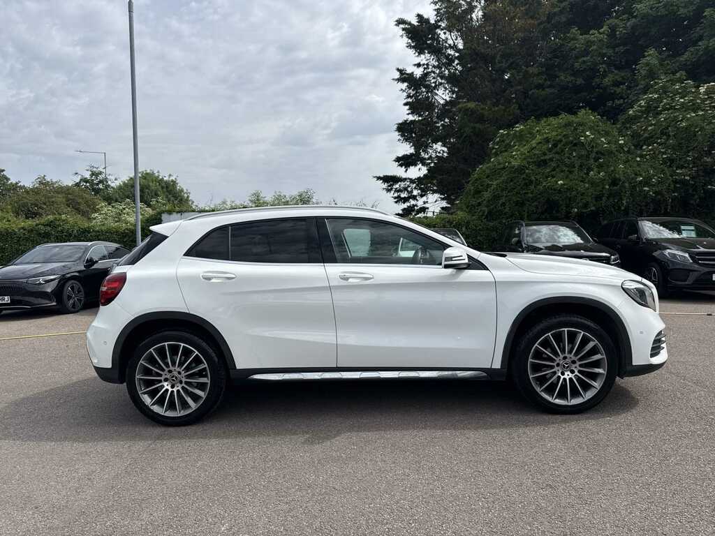 Mercedes-Benz GLA Class Gla 200 Amg Line Edition BU69HZN White #6