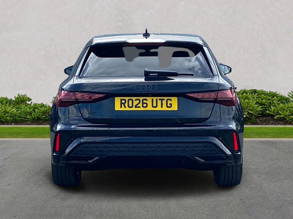 Audi A3 1.5 Tfsi E 204 Black Edition S Tronic Black #4