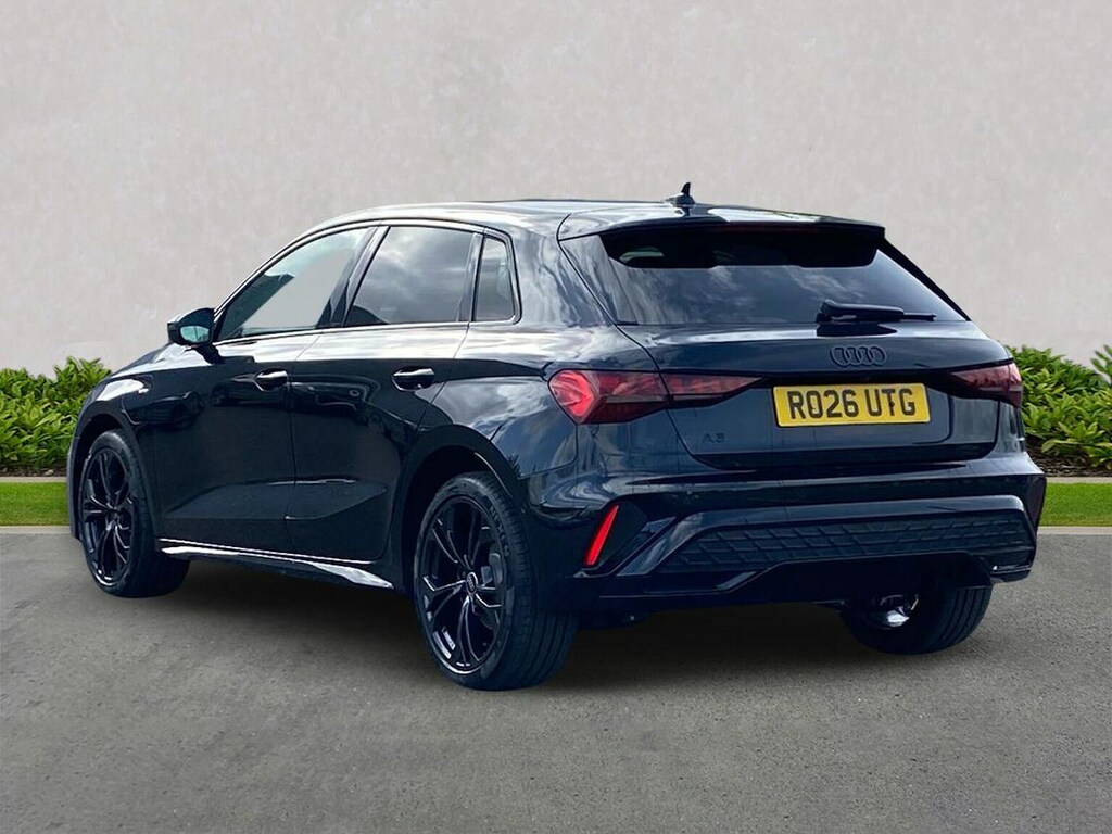 Audi A3 1.5 Tfsi E 204 Black Edition S Tronic Black #2