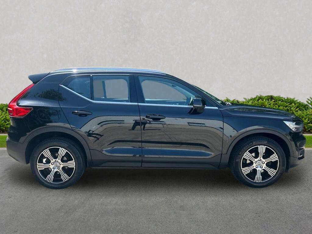 Volvo XC40 1.5 T3 163 Inscription PF70LXW Black #3
