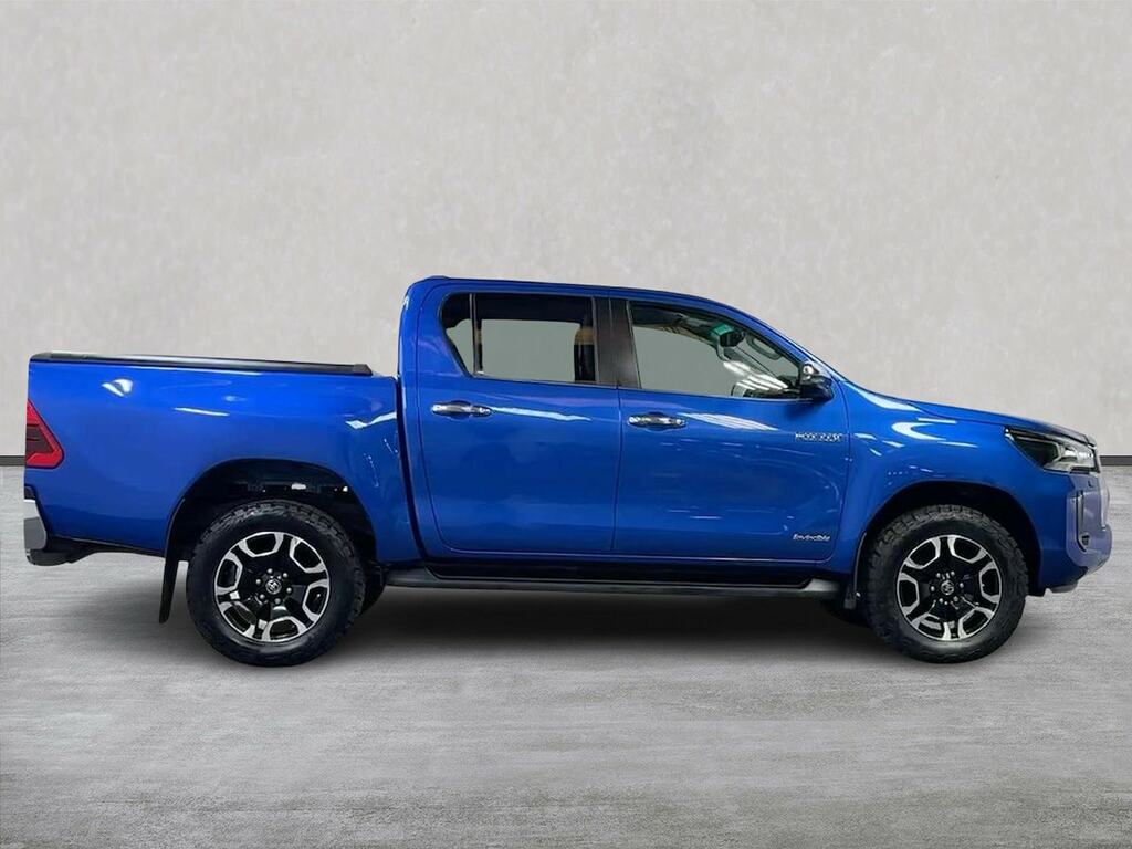 Toyota HILUX 2.8 D-4d Invincible Pickup Double Cab A YIG6896 #3