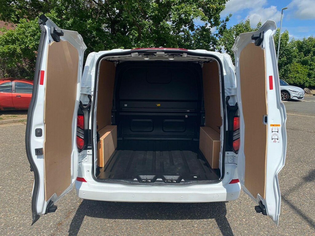 Ford Transit Custom Transit 2.0Dm Custom 320 Panel Van YR25OUH #6