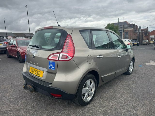 Renault Scenic 1.5 Dci Dynamique Tomtom Mpv Eur HV11GXO Beige #2