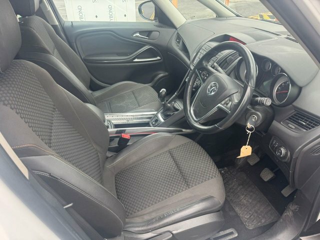 Vauxhall Zafira Tourer 1.6 Cdti Ecoflex Se Mpv Euro 6 White #4
