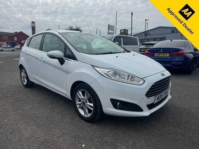 Ford Fiesta 1.0T Ecoboost Zetec Hatchback Eu White