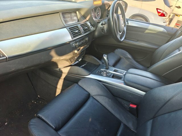 BMW X6  Black #7