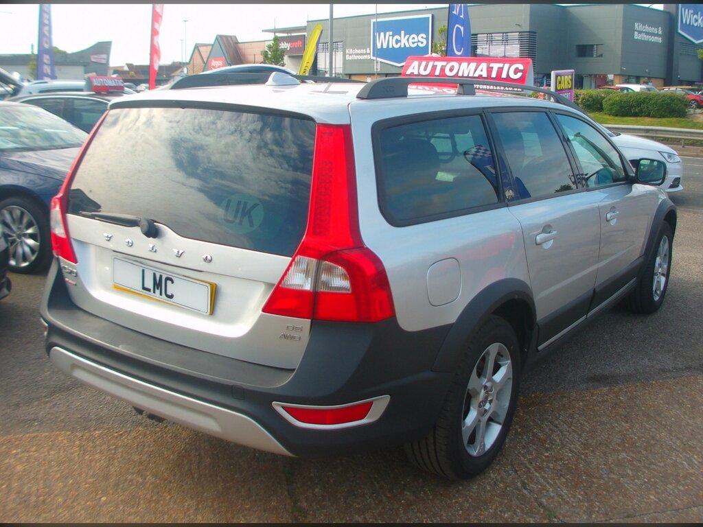 Volvo XC70 2.4 D5 Se Estate Geartronic Awd 185 Bh Silver #6