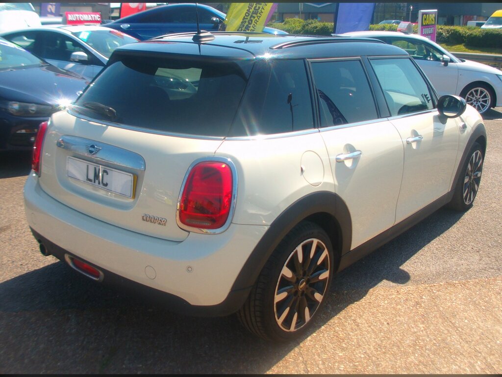 Mini Hatch 1.5 Cooper Exclusive Hatchback E K24LUC White #6