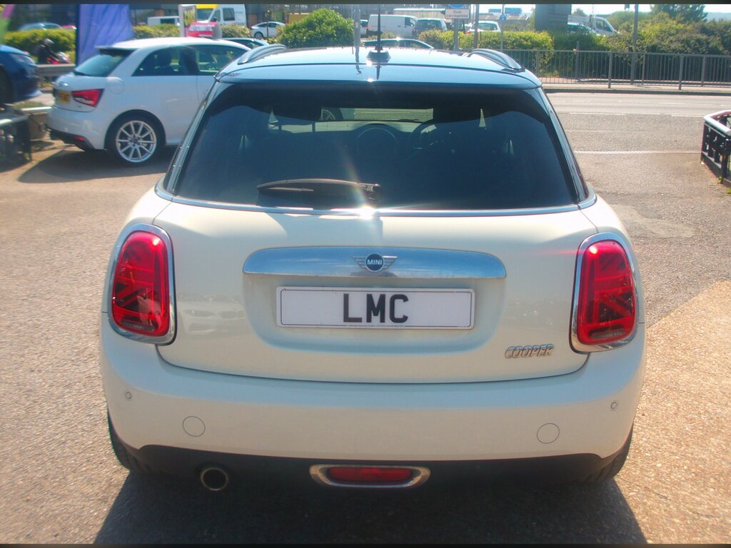 Mini Hatch 1.5 Cooper Exclusive Hatchback E K24LUC White #5