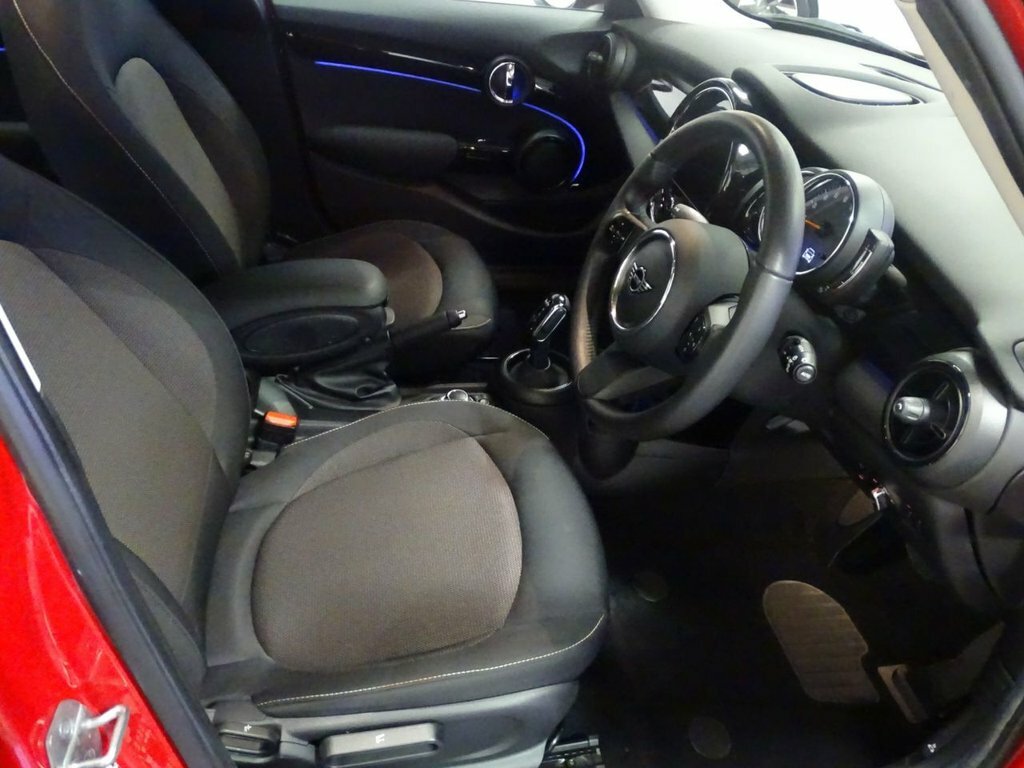 Mini Hatch 1.5L Cooper Classic SL72VBZ Red #2