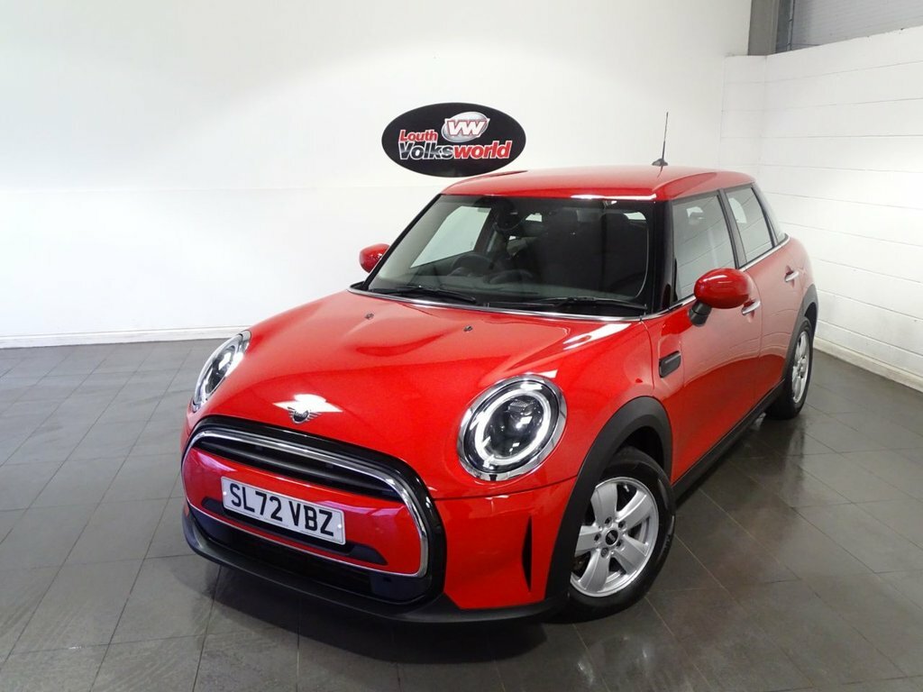 Mini Hatch 1.5L Cooper Classic Red